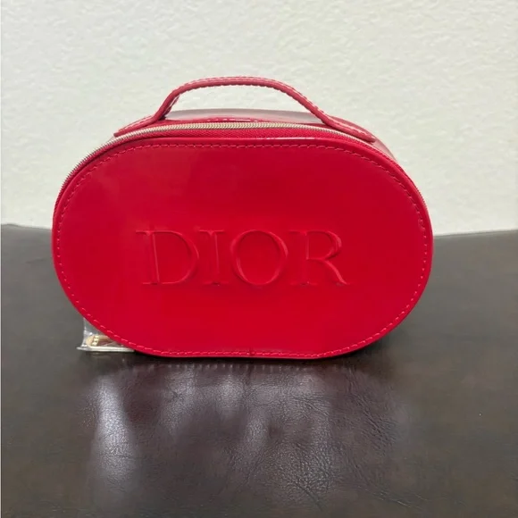 Red patent leather style make up bag - Picture 2 of 6